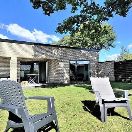 Stylish House W/ Master + Private Garden Apartment Herning